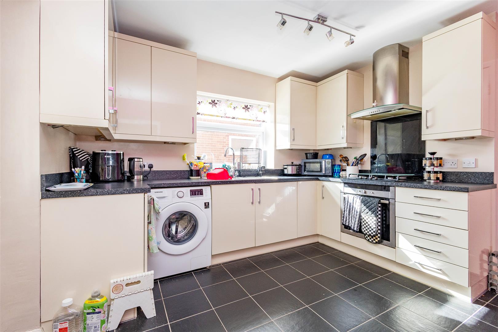 3 bed property in Brookdale, Preston